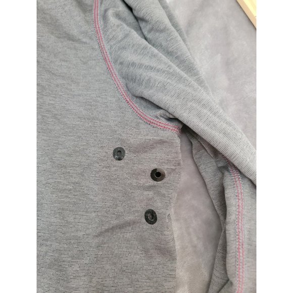 Roots Canada Shirt XL Gray Long Sleeve vented performance V-neck, light weight - Picture 5 of 8